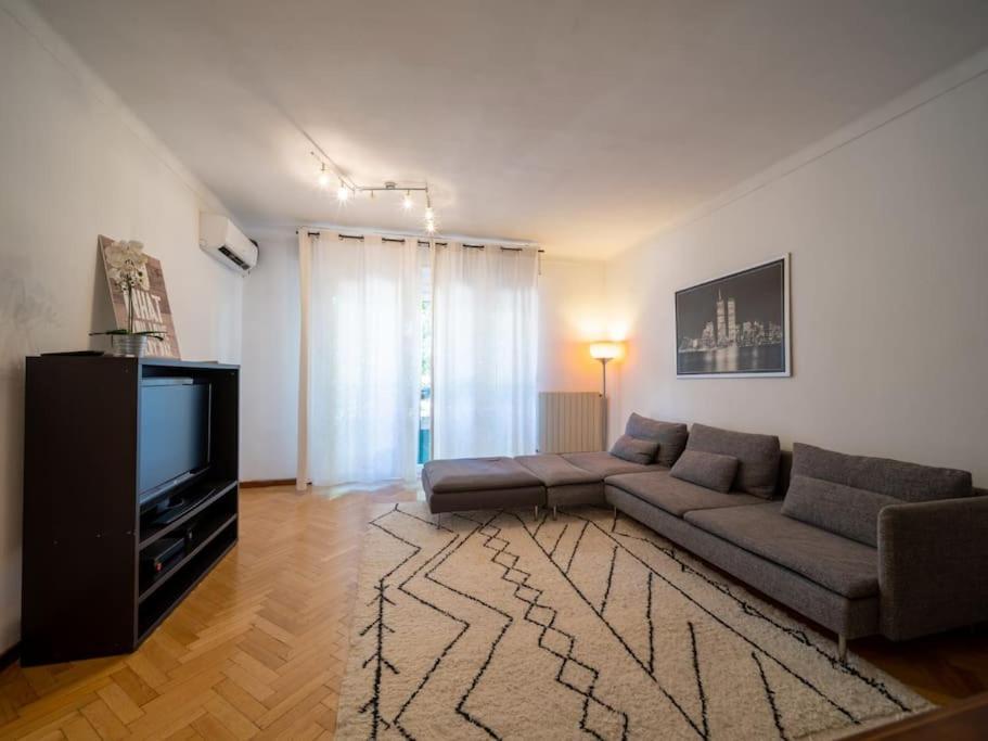 Appartement Climatise Tout Equipe A Cote Du Stade Velodrome Marseille Exterior photo